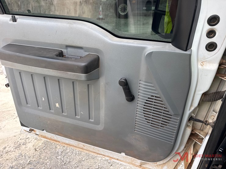 2012-ford-f250-xl-image-37