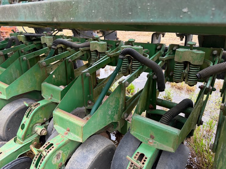 john-deere-530-image-28