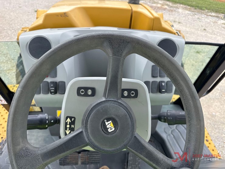 2021-caterpillar-420-image-22