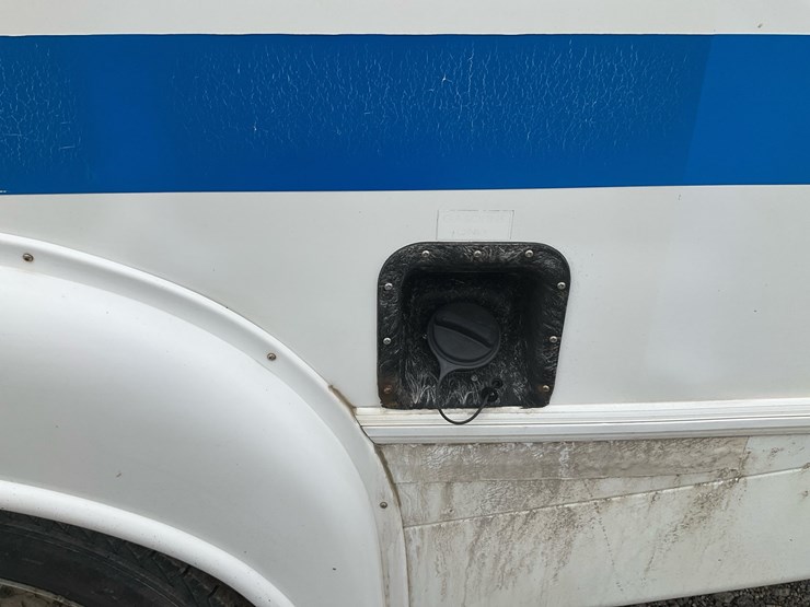 2015-ford-e450-image-18