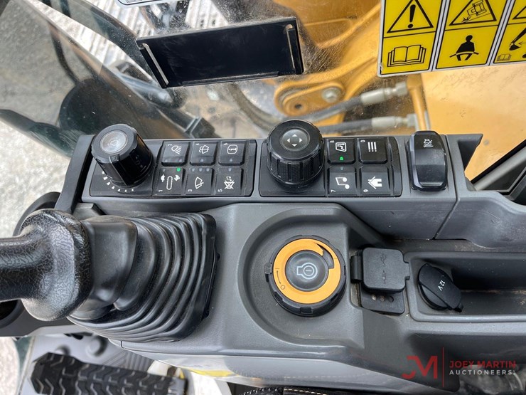 caterpillar-320-image-20