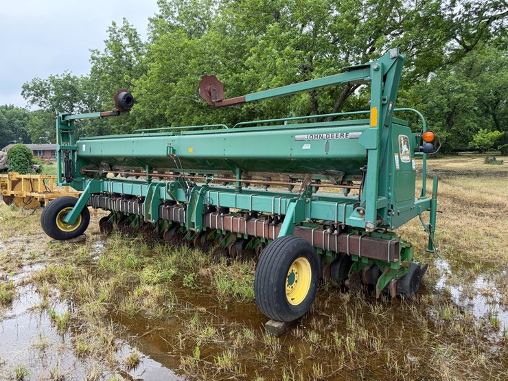 john-deere-530-image-1