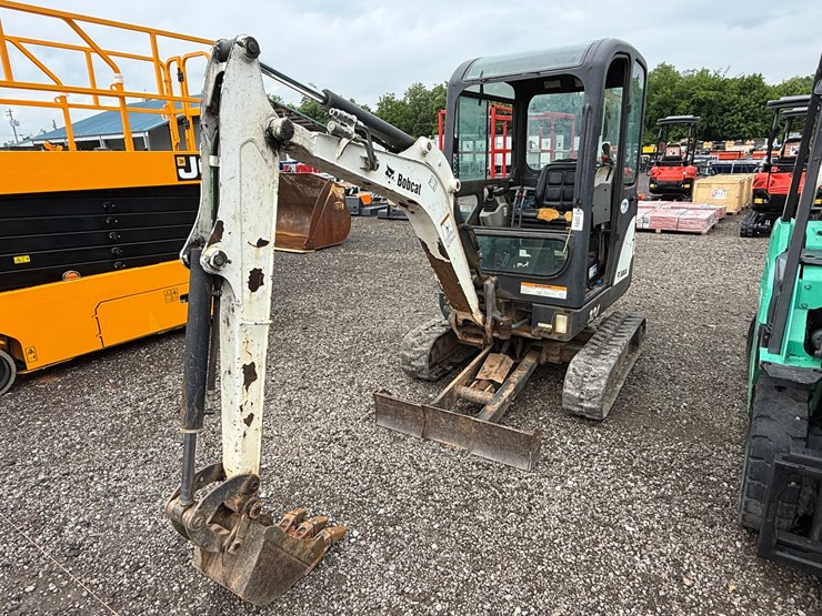 2014-bobcat-324-image-1