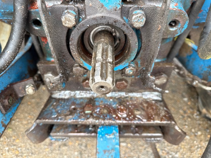 ford-7600-image-10