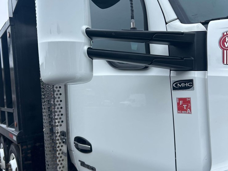 2024-kenworth-t880-image-8