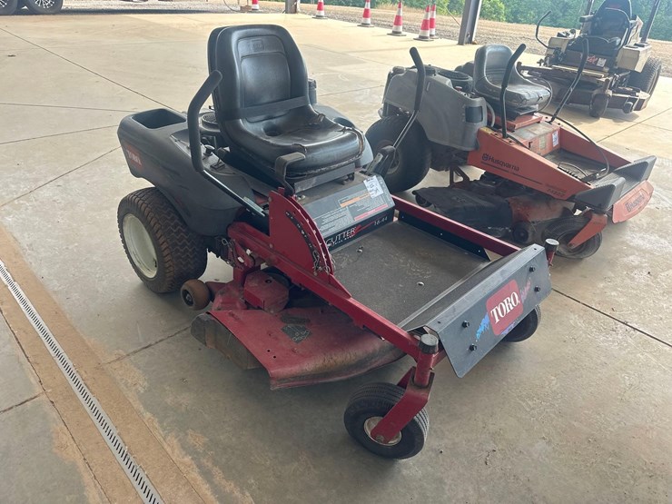 toro-time-cutter-1644-zero-turn-radius-mower-image-3