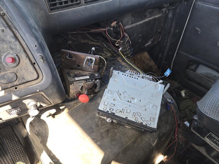 1988-ford-l9000-image-31