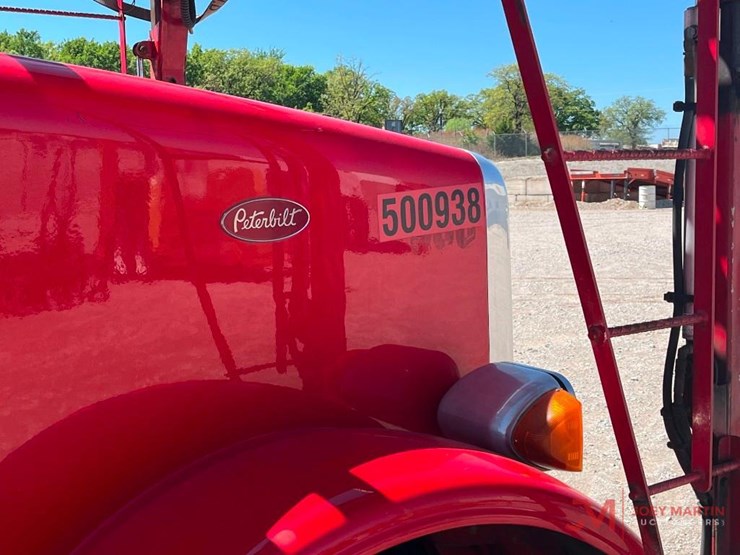2017-peterbilt-365-image-12