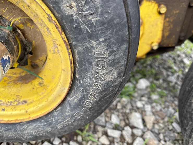 john-deere-435-image-12