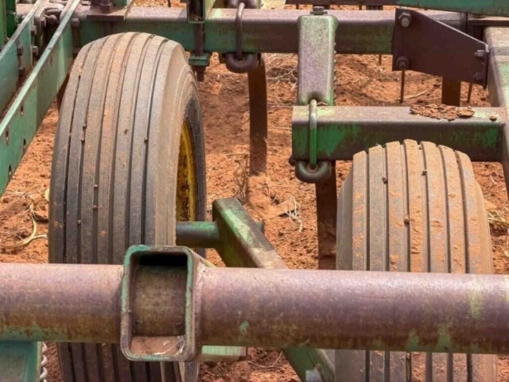 john-deere-4010-image-7