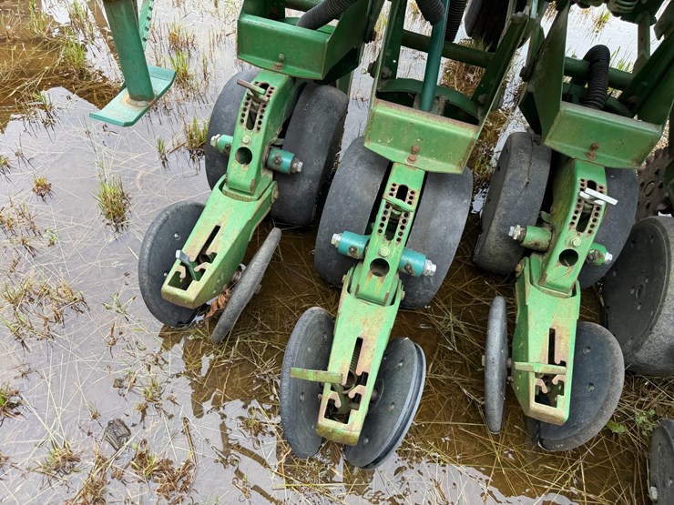 john-deere-530-image-38