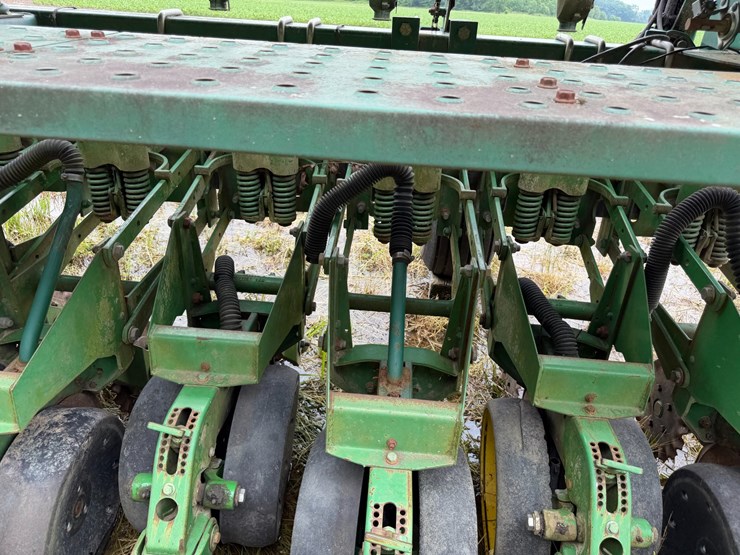john-deere-530-image-16