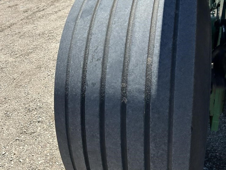2012-john-deere-569-premium-image-9