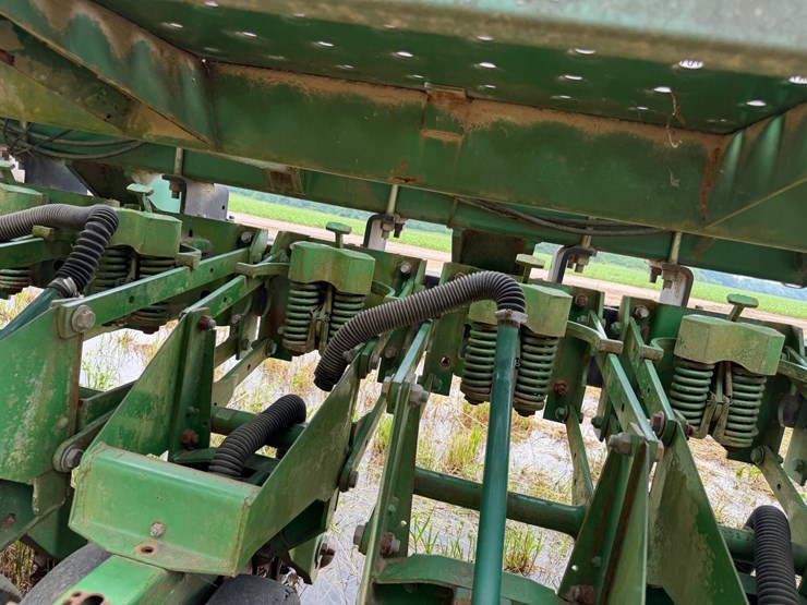 john-deere-530-image-22