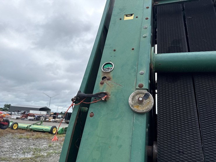 john-deere-435-image-16