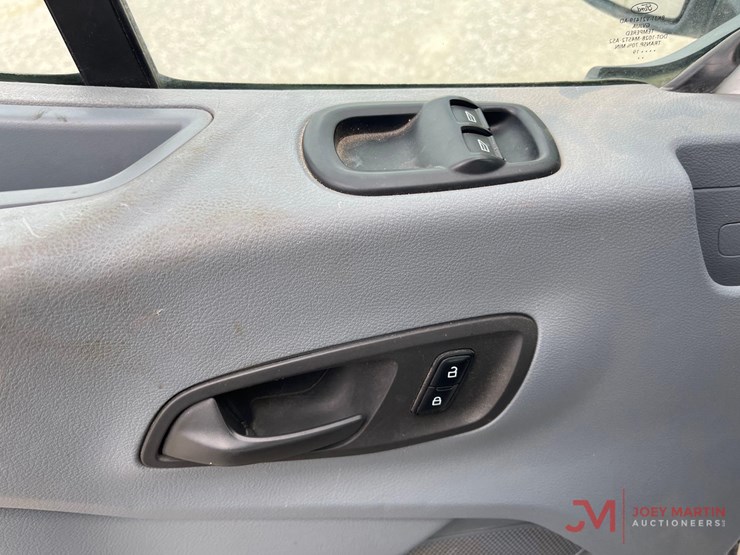 2019-ford-transit-image-21