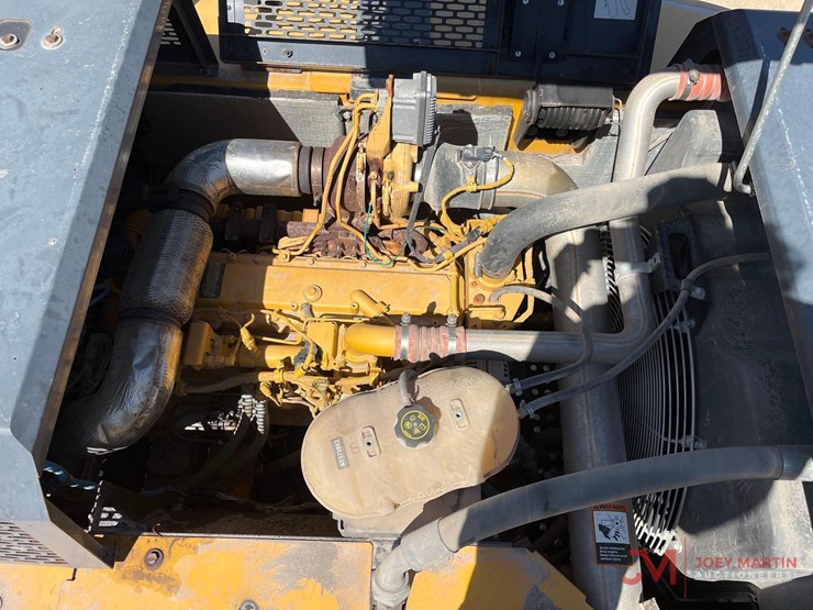 2019-john-deere-6-image-10