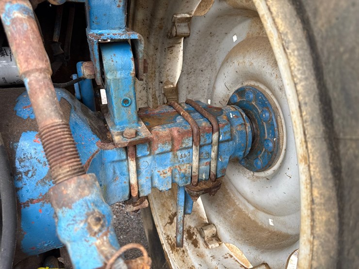 ford-7600-image-16