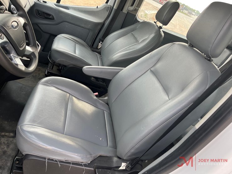 2019-ford-transit-image-17