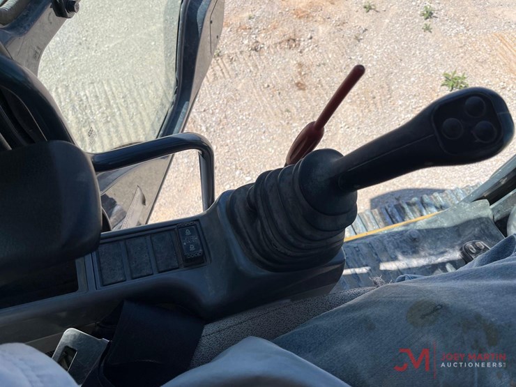 2019-john-deere-6-image-27