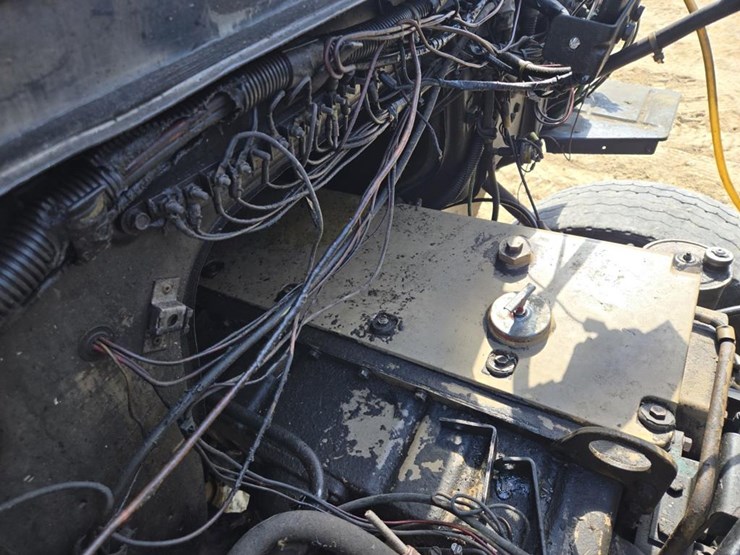 1988-ford-l9000-image-24