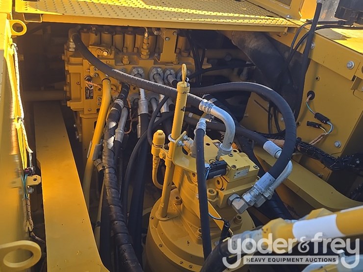 2021-caterpillar-336-image-33