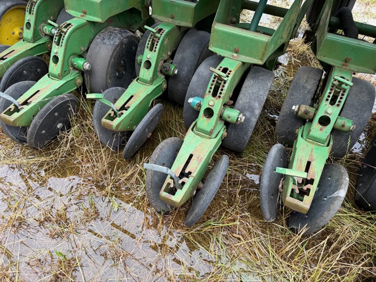 john-deere-530-image-15