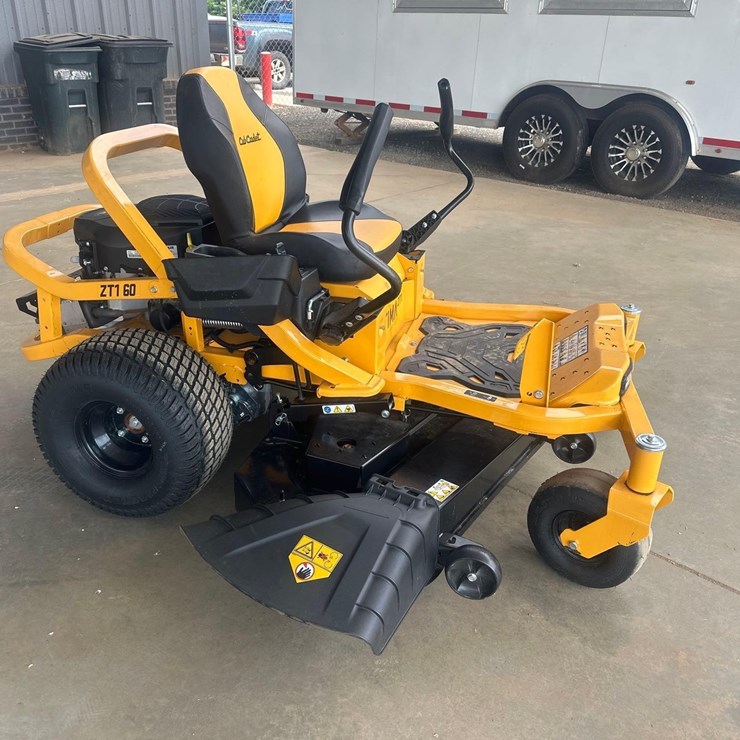 2024 CUB CADET 60