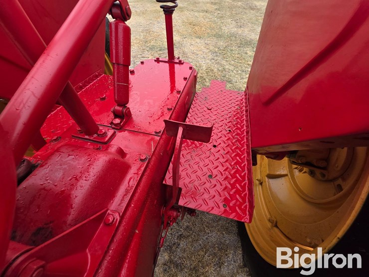 1952-massey-ferguson-44-image-16
