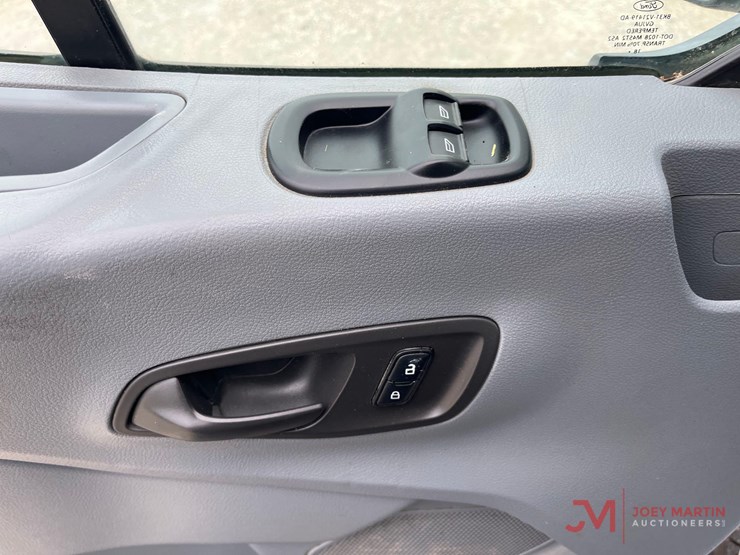 2019-ford-transit-image-21
