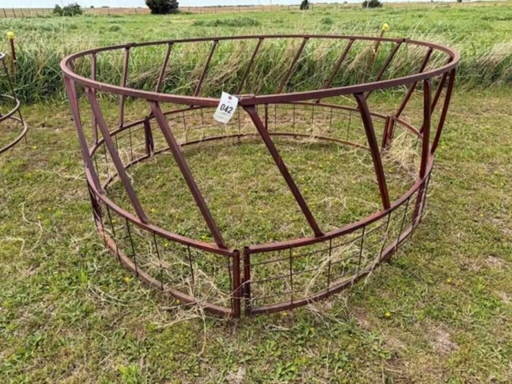 steel-round-bale-feeder-image-1