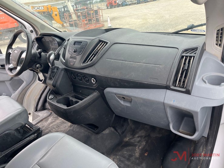 2019-ford-transit-image-11