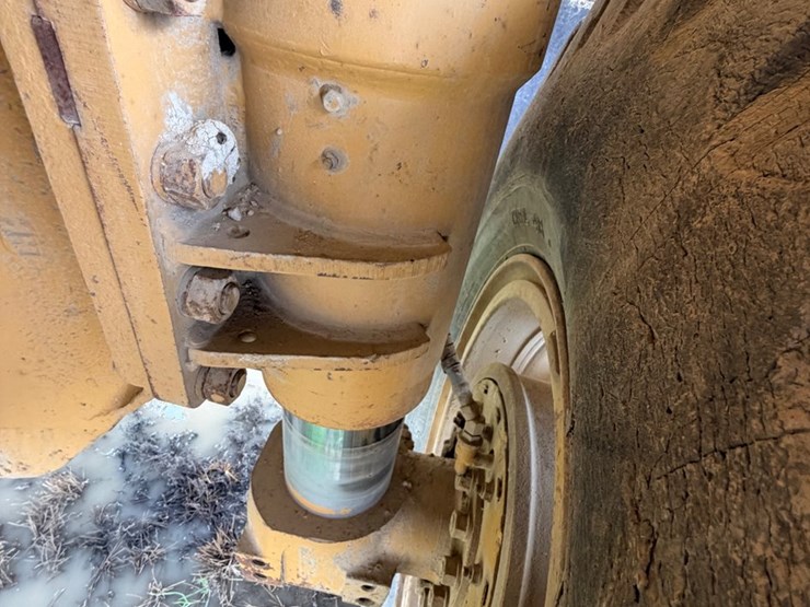 1972-caterpillar-769-image-32
