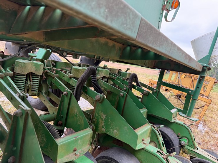 john-deere-530-image-24