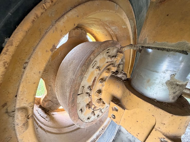 1972-caterpillar-769-image-41
