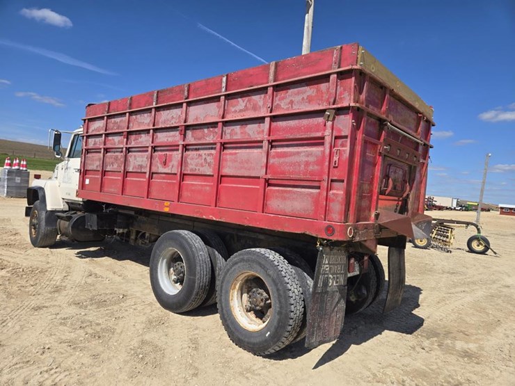 1988-ford-l9000-image-14