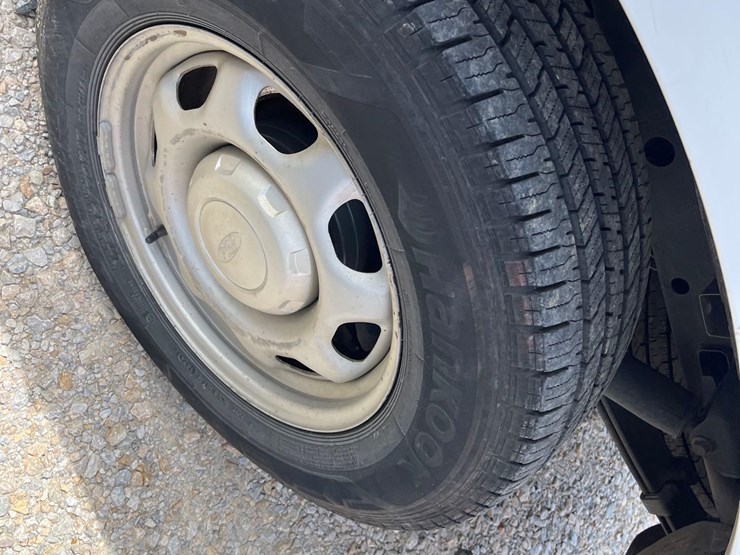 2017-ford-f150-xl-image-17