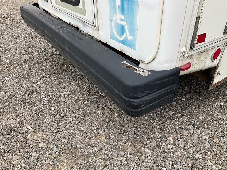 2015-ford-e450-image-21