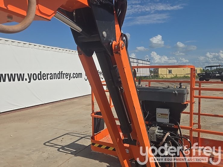 2021-jlg-660sj-image-30