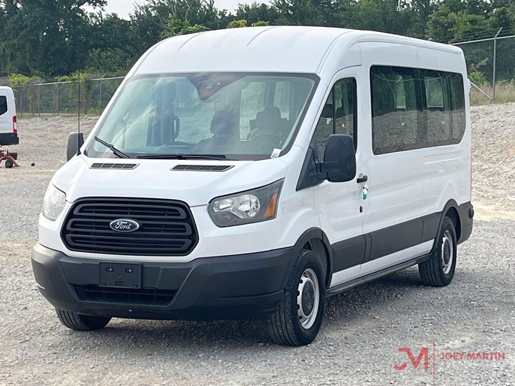 2019-ford-transit-image-2