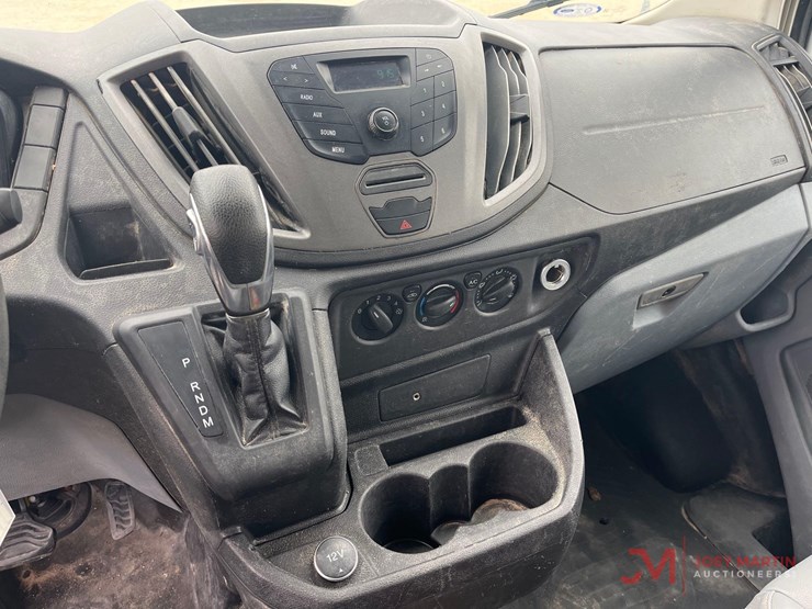 2019-ford-transit-image-16