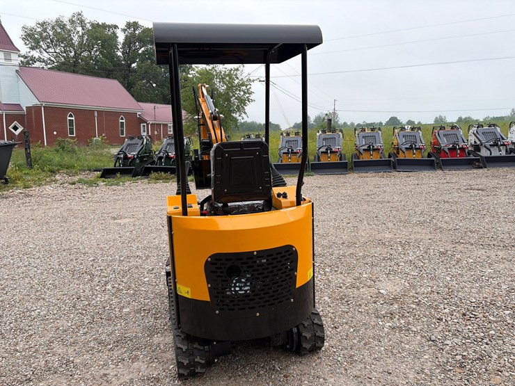#169-•-unused-2026-vicsec-vc15-mini-excavator-image-2