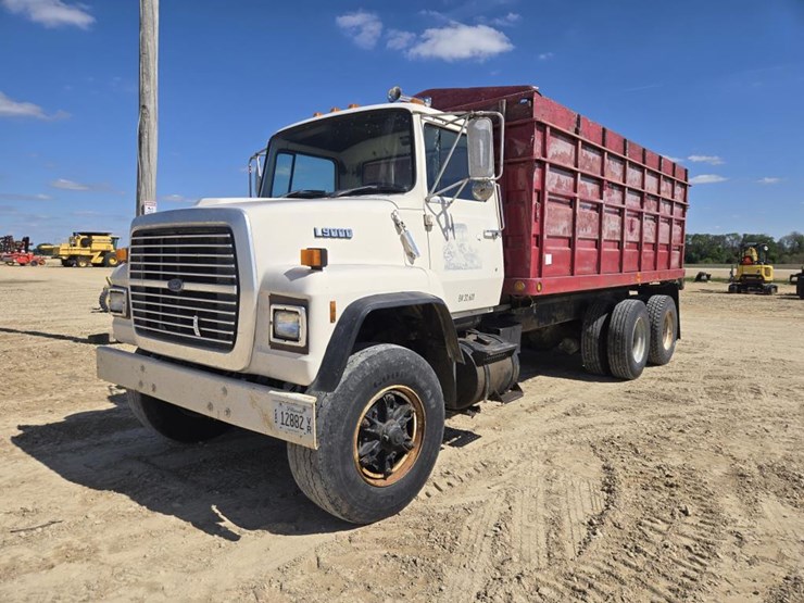 1988-ford-l9000-image-1