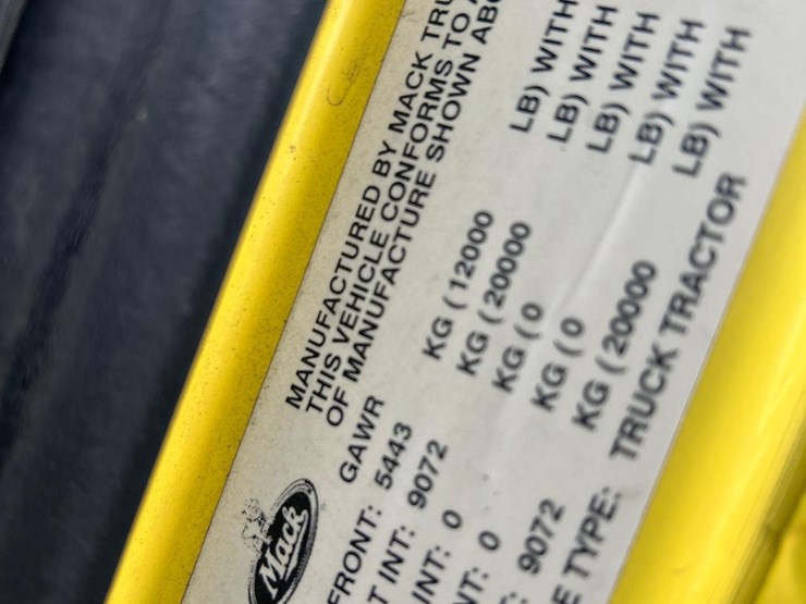 2015-mack-chu613-pinnacle-t/a-day-cab-truck-tractor-image-47