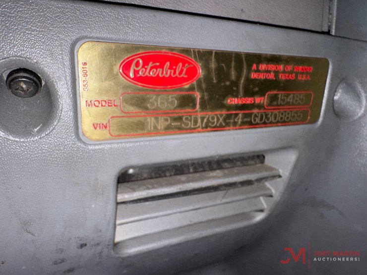 2015-peterbilt-365-image-26