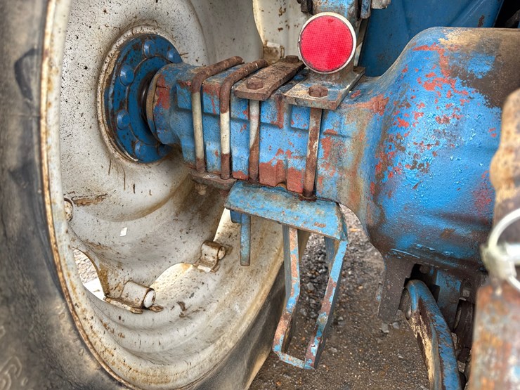 ford-7600-image-15