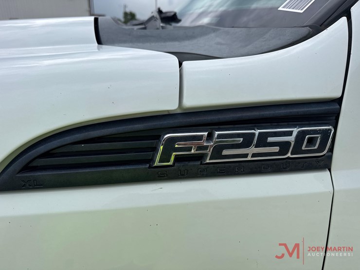 2012-ford-f250-xl-image-8