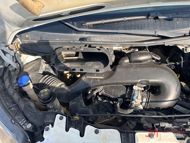 2019-ford-transit-image-19