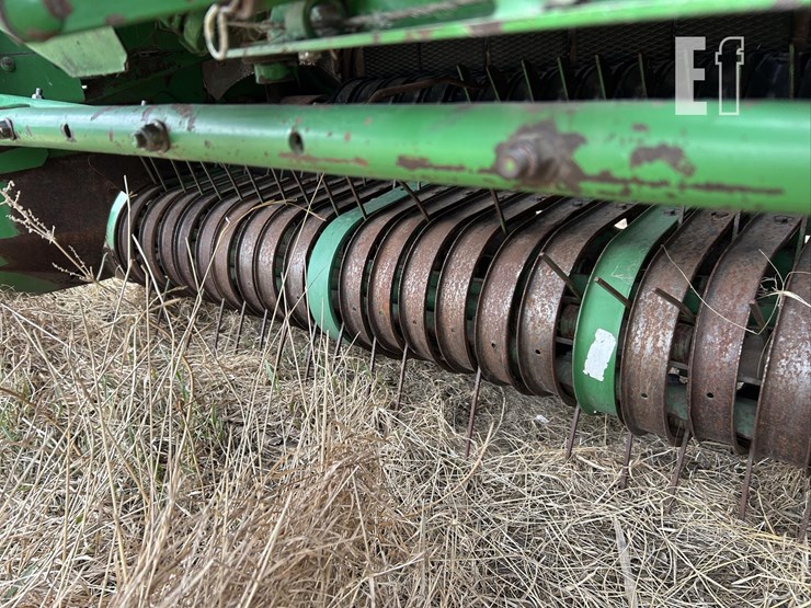 2002-john-deere-567-image-12