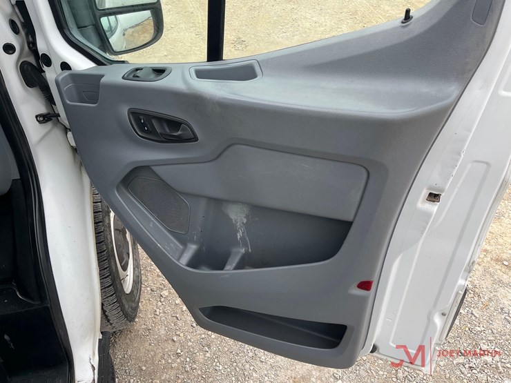 2019-ford-transit-image-13